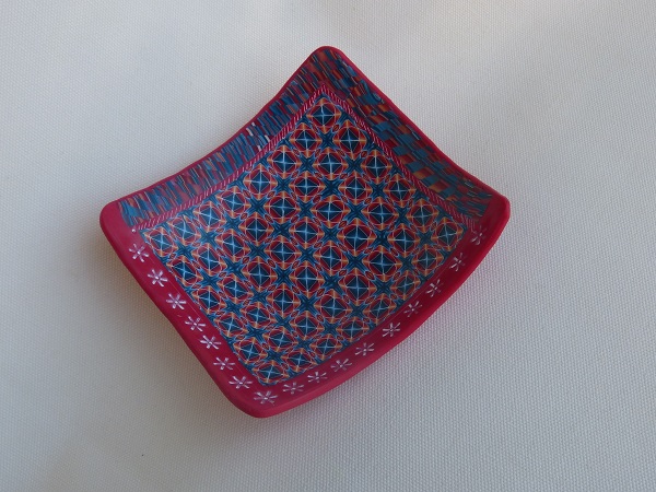 vide poche canne rouge rose et bleu.JPG vide poche canne rouge rose et bleu.JPG