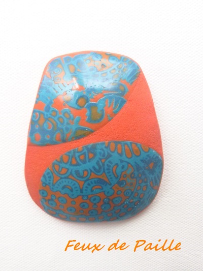 pendentif rétro orange et bleu.JPG pendentif rétro orange et bleu.JPG