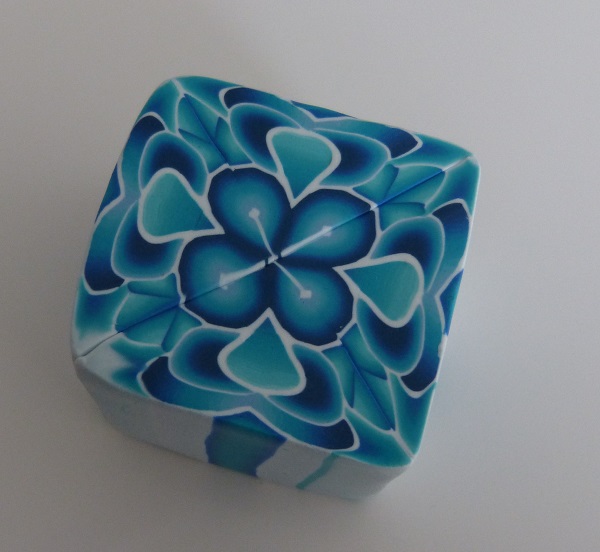 cane bleue2.JPG cane bleue2.JPG